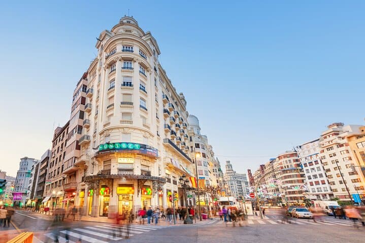 Tour Privado Personalizado a Pie en Valencia Con un Guía — foto 3