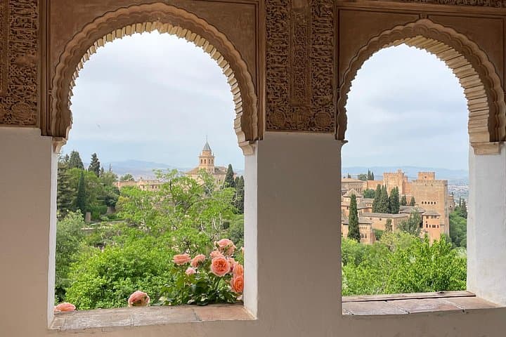 Tour Privato di Granada con Biglietti VIP per l'Alhambra inclusi — foto 4