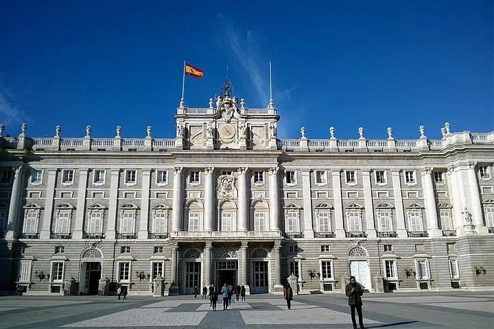Geführte Tour ohne Warteschlange im Königlichen Palast von Madrid — Foto 3