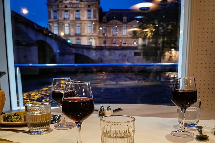Croisière-dîner sur la Seine à bord du Capitaine Fracasse, Paris — photo 4