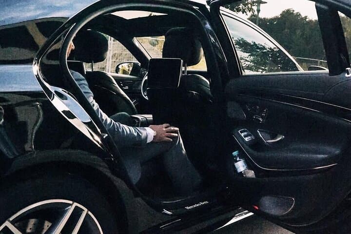 Transfert Privé : Aéroport de Nice NCE vers Nice en Voiture de Luxe — photo 2