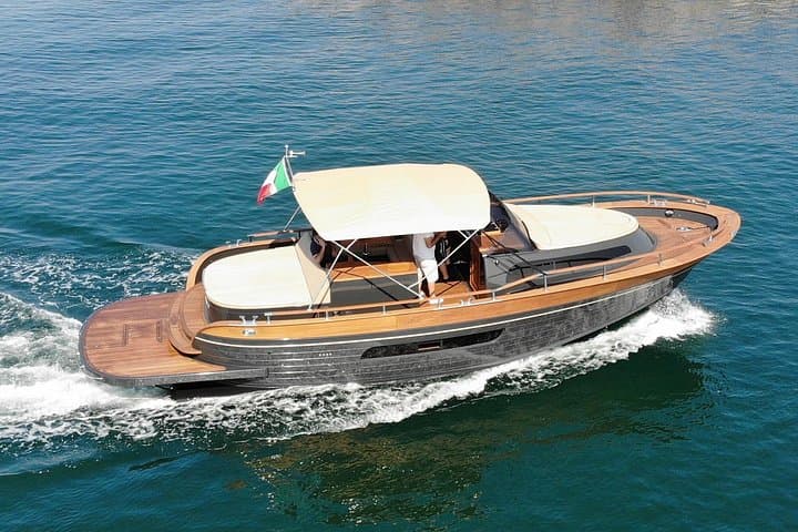 Tour in barca a Capri da Napoli — foto 3