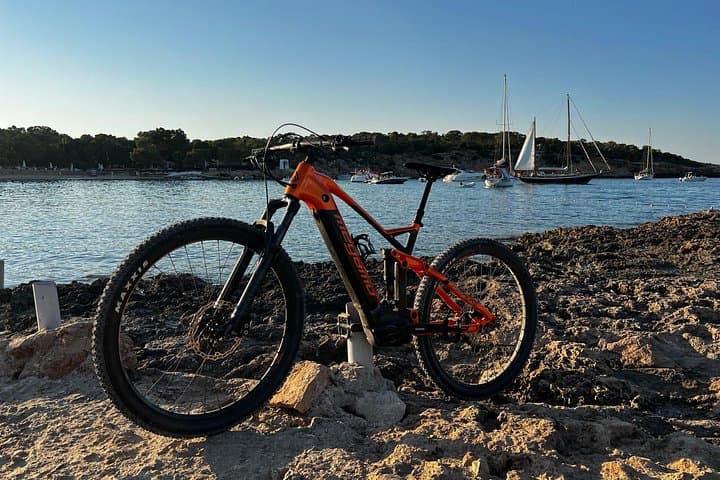 Tour en ebike Torre dei Pirati di Cala Bassa