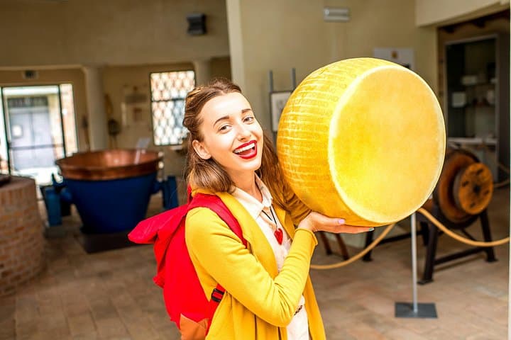 Parmesan- und Schinkenfabrikbesichtigung mit Verkostung in Parma