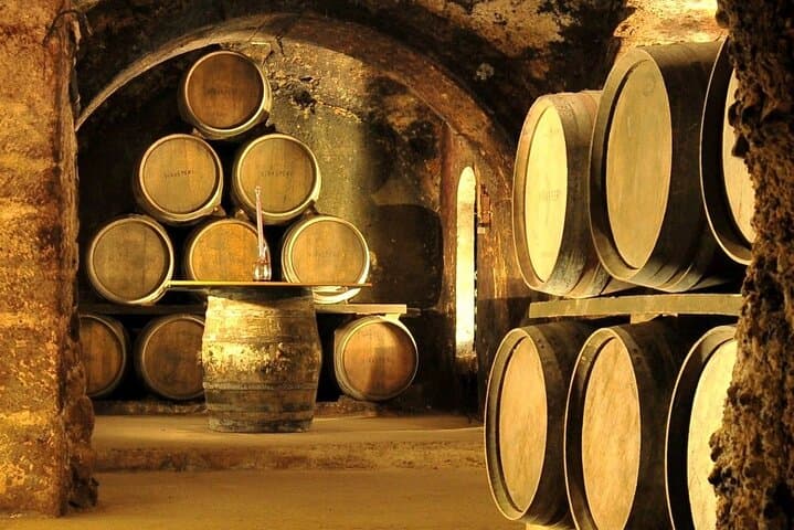 Weinregion Rioja mit Weingutsbesuch & Vitoria-Gasteiz — Foto 2