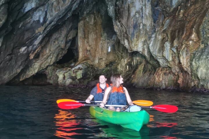 Tour in kayak e snorkeling alla Grotta di Pandora sulla Costiera Amalfitana — foto 2