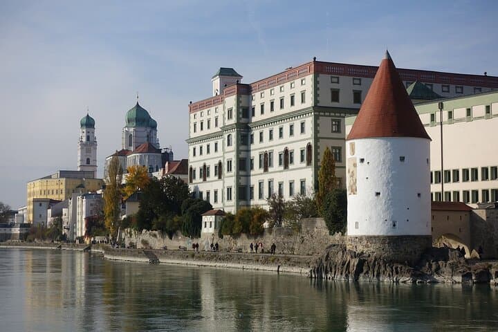 Privater Transfer von München nach Passau mit Halt in Dachau — Foto 2