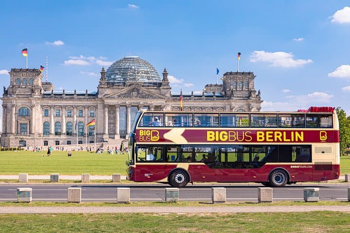 Tour in autobus Big Bus di Berlino con opzione di crociera fluviale — foto 1