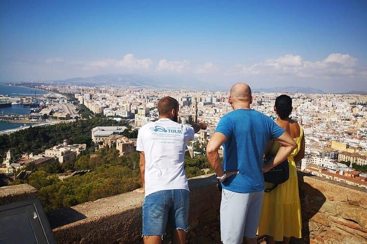 Tour di Málaga in auto elettrica: Scopri la città in 2 ore — foto 4