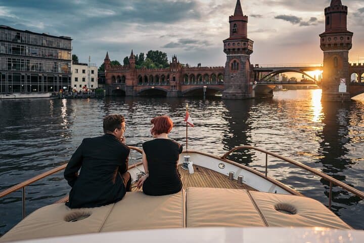 Tour serale con aperitivo a bordo dello yacht a motore Fitzgerald — foto 5