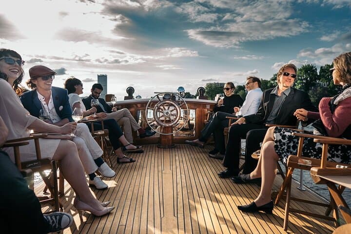 Tour serale con aperitivo a bordo dello yacht a motore Fitzgerald — foto 2