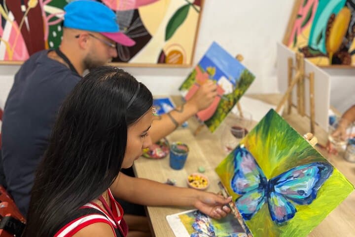 Taller de Arte y Vino de 2 Horas en Rusafa, España — foto 3