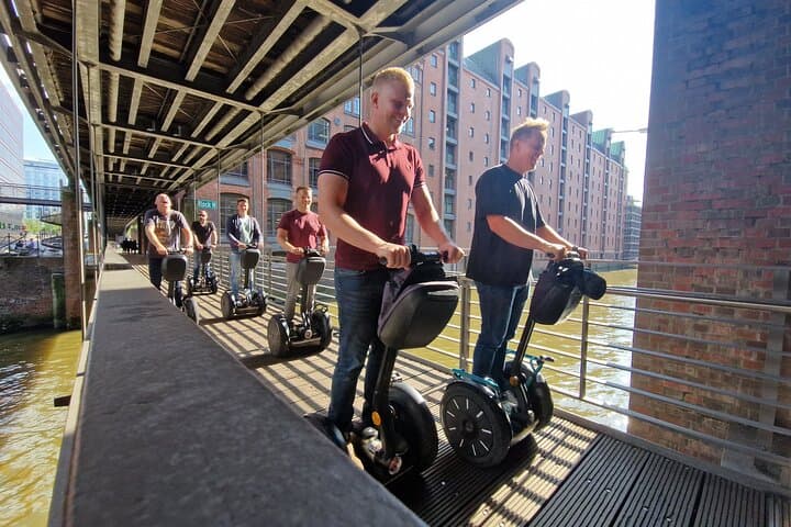 3-stündige geführte Segway-Tour durch Hamburg — Foto 1