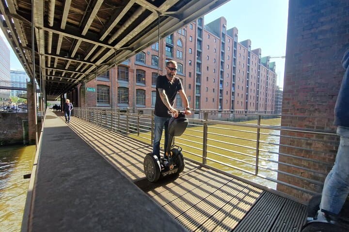 3-stündige geführte Segway-Tour durch Hamburg — Foto 5