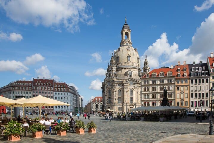 Privater Transfer von München nach Dresden mit einem 2-stündigen Halt