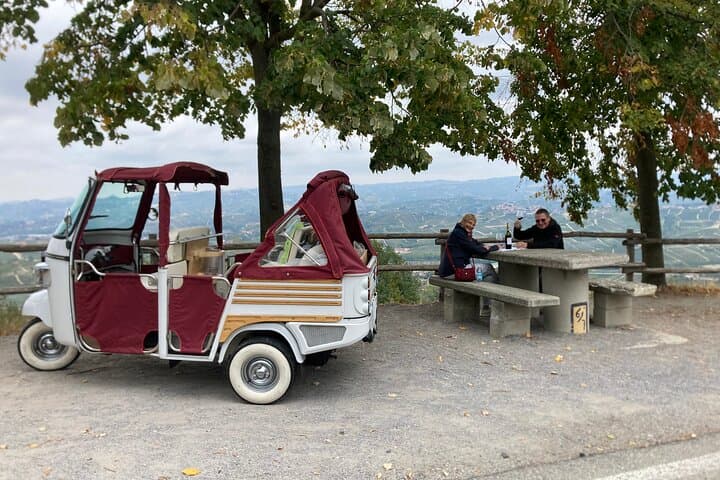 Tour Privado de Medio Día en Ape Calessino en la Langa de Barolo — foto 2