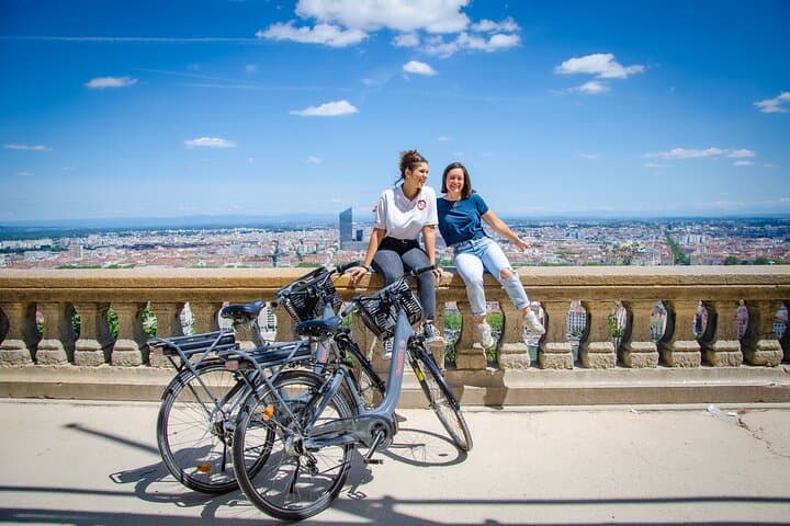 Tour en E-Bike por ComhiC - 2 Colinas de Lyon - 2h — foto 2