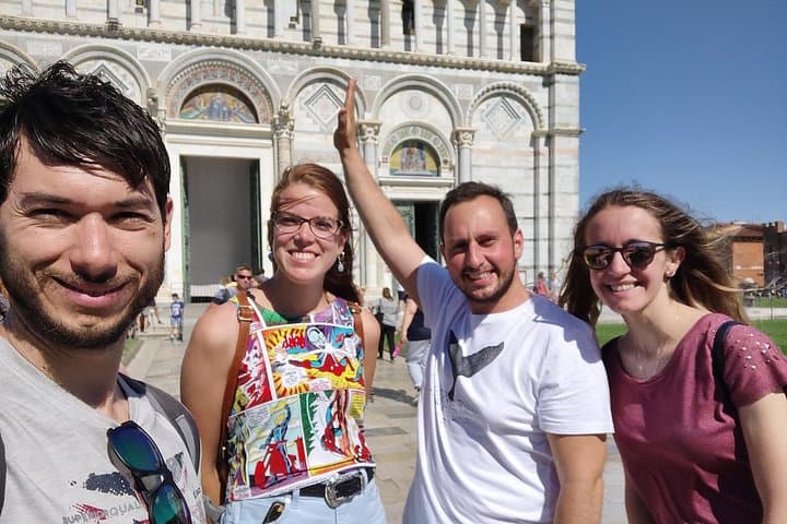 Pisa: Mistero Autoguidato per Salvare la Torre Pendente