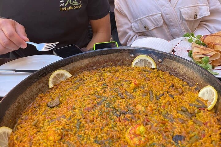 Tour de Tapas y Vinos Navideños en Valencia — foto 2