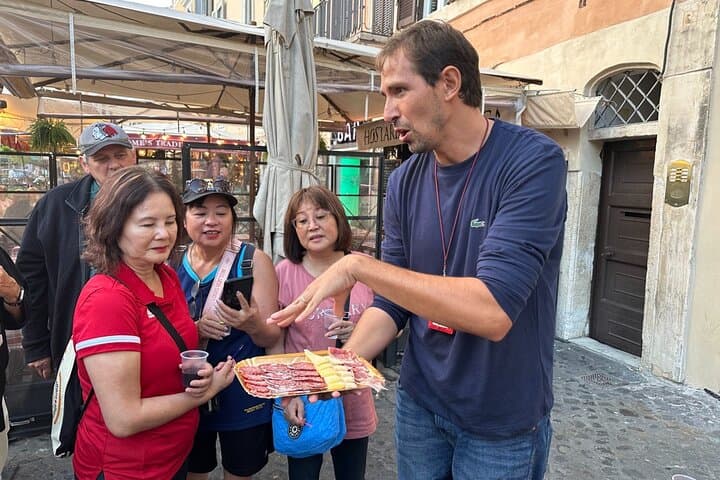 Rom Food Tour: Verborgene Schätze in Trastevere mit Abendessen & Wein — Foto 4