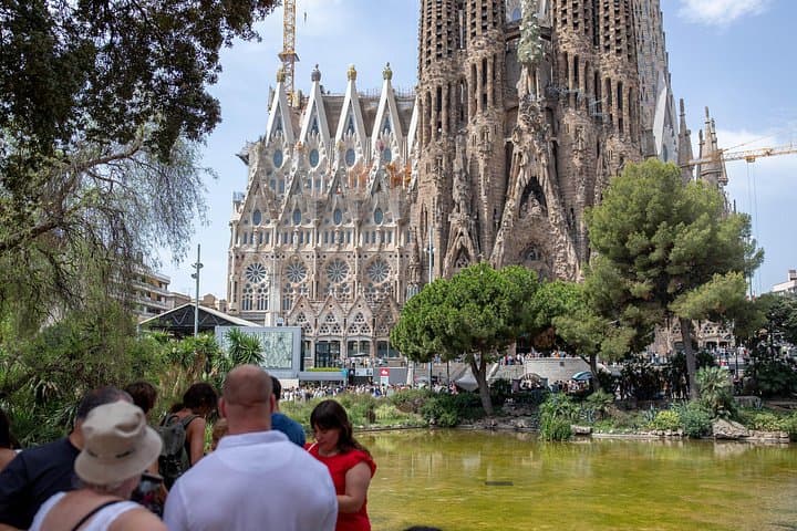 Visite de Barcelone à Vélo avec Guide Local — photo 4