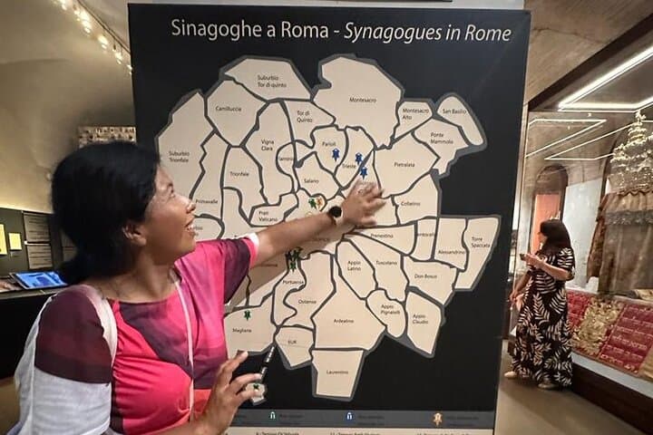 Tour a piedi in piccoli gruppi nel Ghetto Ebraico di Roma e nella Grande Sinagoga — foto 4