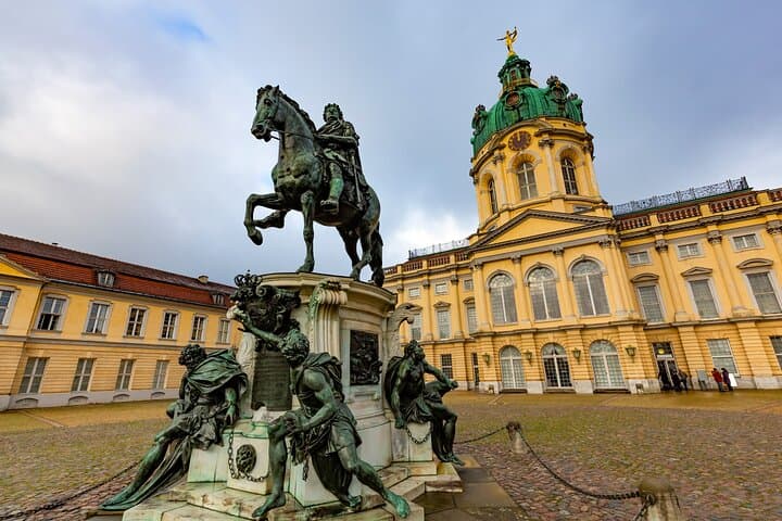 Schnellzugang zur Privatführung durch das Schloss Charlottenburg und die Gärten — Foto 4