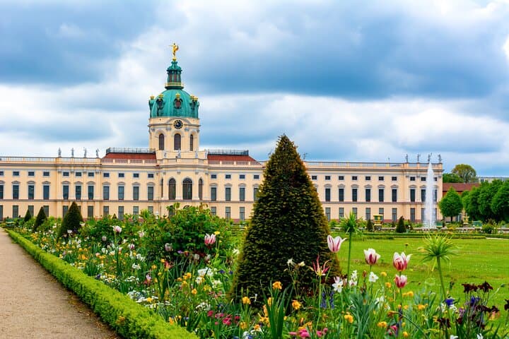 Schnellzugang zur Privatführung durch das Schloss Charlottenburg und die Gärten