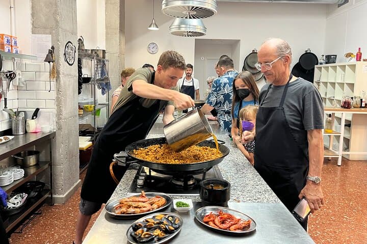 Kochkurs für Meeresfrüchte-Paella und Sangria-Workshop in Valencia — Foto 5