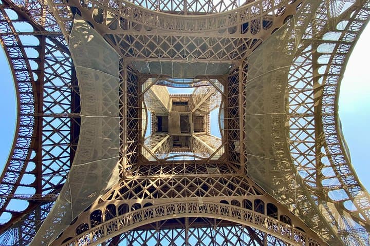 Visite Privée : Billets PréRéservés pour le Sommet de la Tour Eiffel par Ascenseur — photo 4