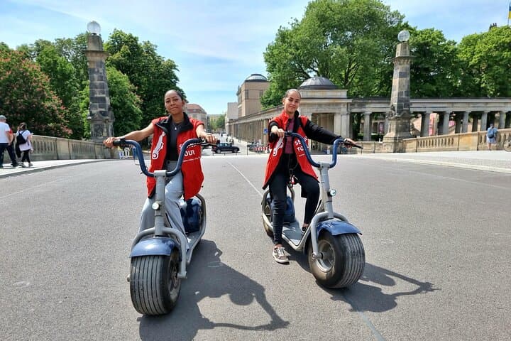 Tour guiado de 2 horas en E-Scooter por Hamburgo — foto 2
