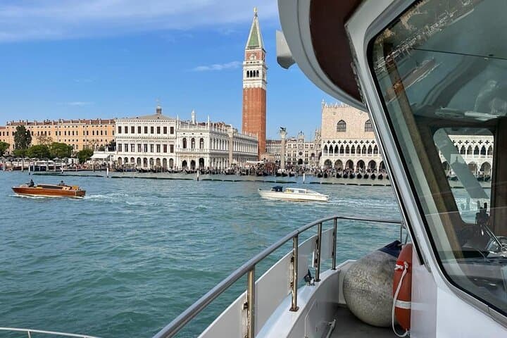 Biglietto di andata e ritorno in barca da Punta Sabbioni a Venezia — foto 2