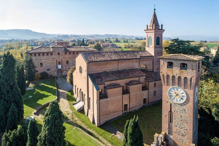 Excursion Autonome Quotidienne en Train depuis Bologne : Forteresse et Château