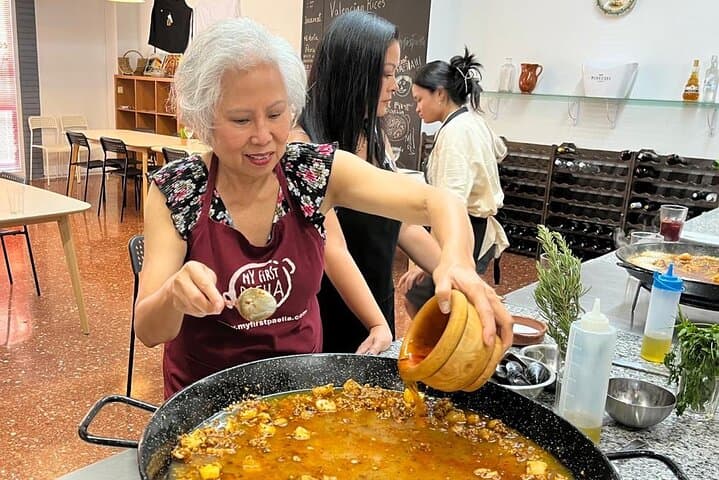 Kochkurs für Meeresfrüchte-Paella und Sangria-Workshop in Valencia — Foto 4