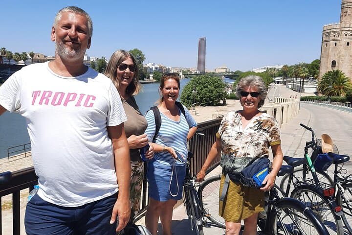 Fahrradverleih im Stadtzentrum von Sevilla — Foto 2