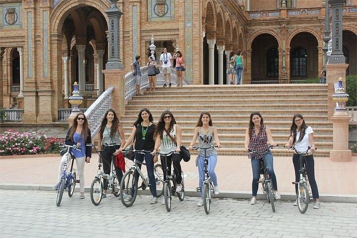 Fahrradverleih im Stadtzentrum von Sevilla — Foto 4