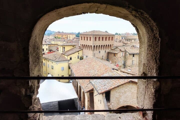 Excursion Autonome Quotidienne en Train depuis Bologne : Forteresse et Château — photo 5