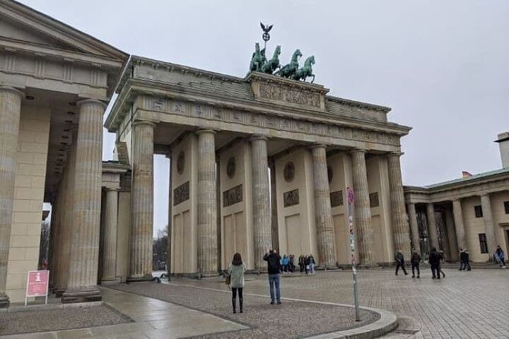 Visite privée d'une journée complète à Berlin et Potsdam en voiture