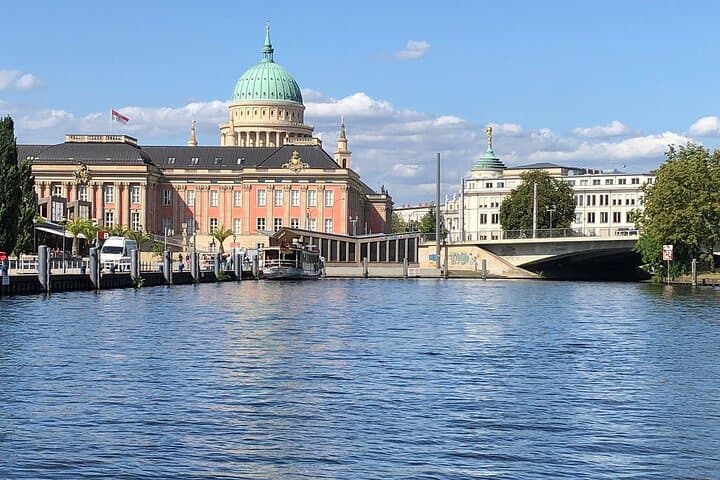 Visite privée d'une journée complète à Berlin et Potsdam en voiture — photo 2