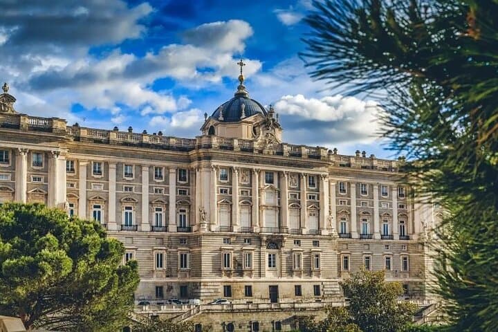 Tour privato VIP del Palazzo Reale e tour della città di Madrid — foto 5