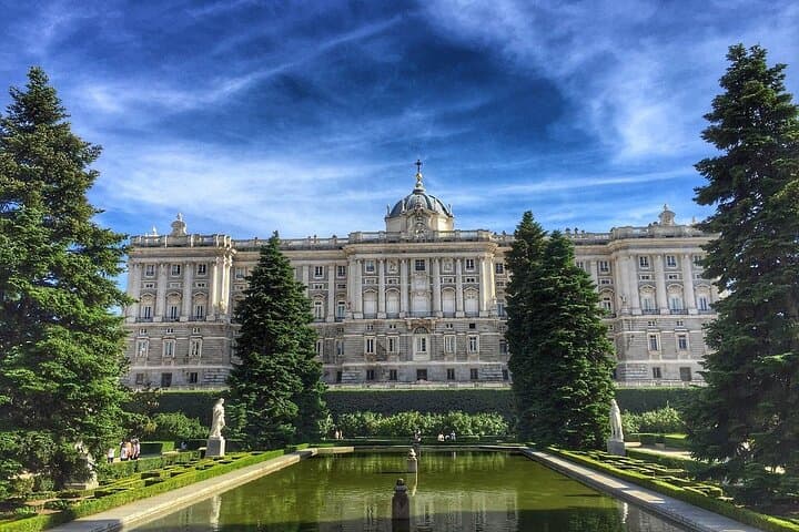 Tour privato VIP del Palazzo Reale e tour della città di Madrid