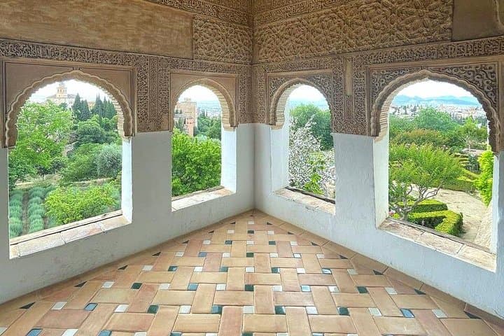 Tour guidato dell'Alhambra e dei Palazzi Nasridi con biglietti — foto 4