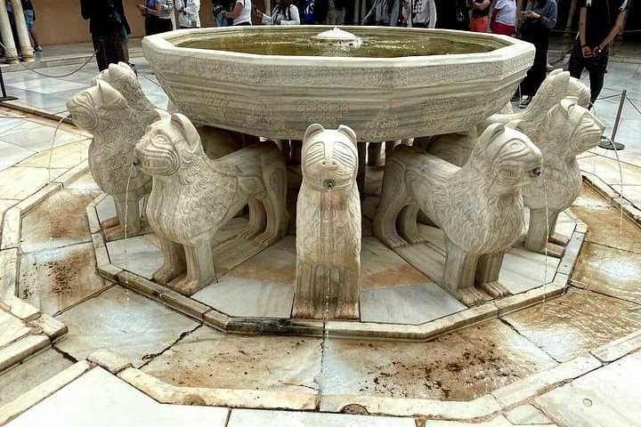 Tour guidato dell'Alhambra e dei Palazzi Nasridi con biglietti — foto 2