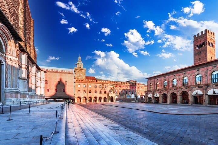 Tour privato di un'intera giornata a Bologna dal porto di Ravenna