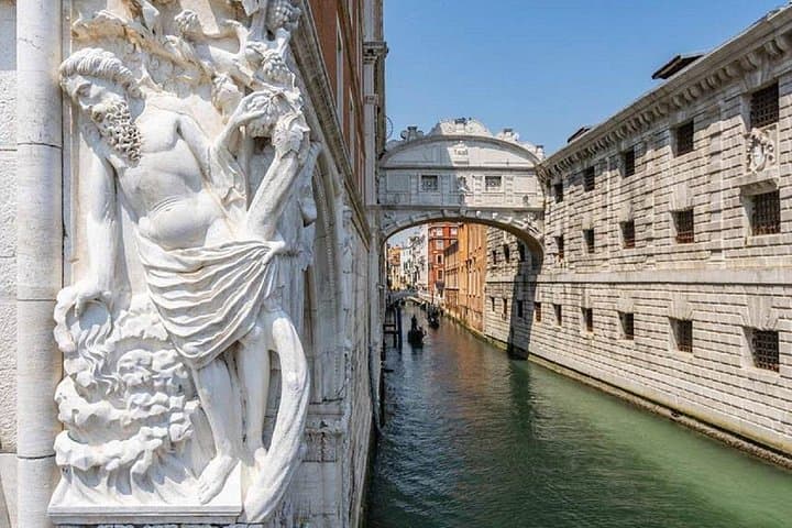 Tour della Basilica e del Palazzo Ducale con Giro in Gondola a Venezia — foto 5