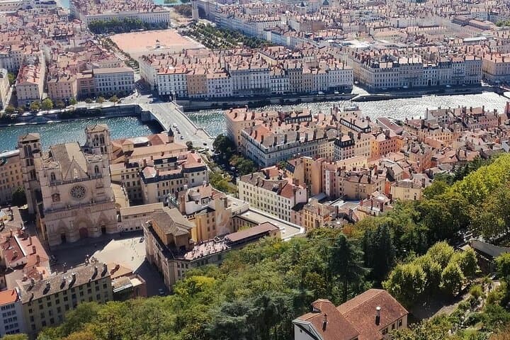 Tour guidato di Lione Vecchia, basilica di Fourvière e rovine romane — foto 3