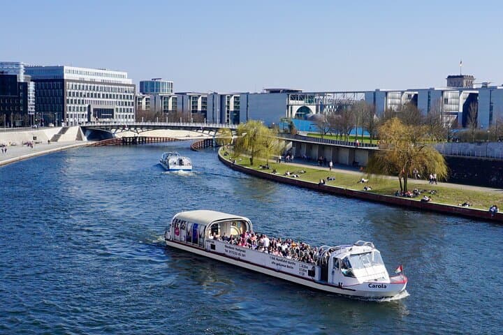 Berlín: Tour en barco de 1 hora con guía en vivo bilingüe — foto 5