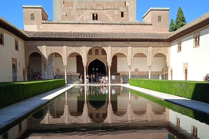 Visite de l'Alhambra avec les palais nasrides, les jardins et l'Alcazaba, Grenade — photo 4