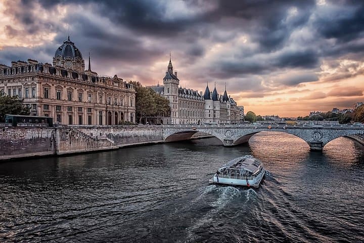 Tour a Piedi: Storie Mistiche e Oscure di Parigi — foto 5