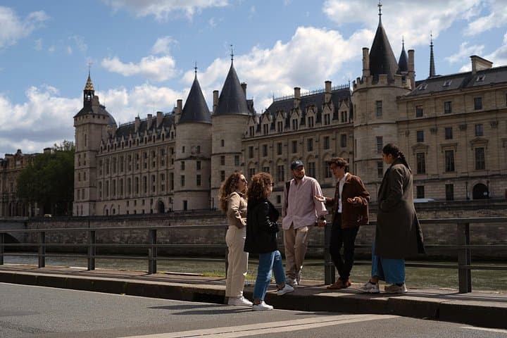 Tour a Piedi: Storie Mistiche e Oscure di Parigi — foto 3